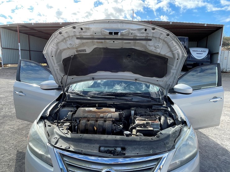 #4-•-2013-nissan-sentra-(has-nm-title)-image-114