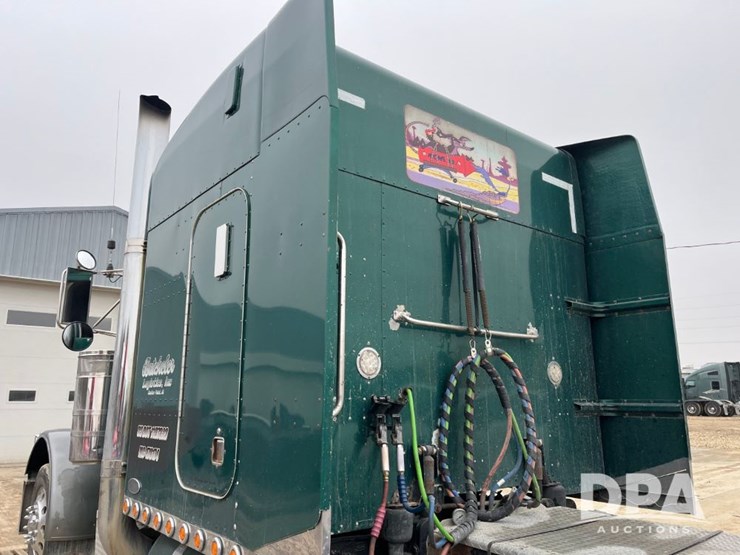 1999-peterbilt-379-image-38