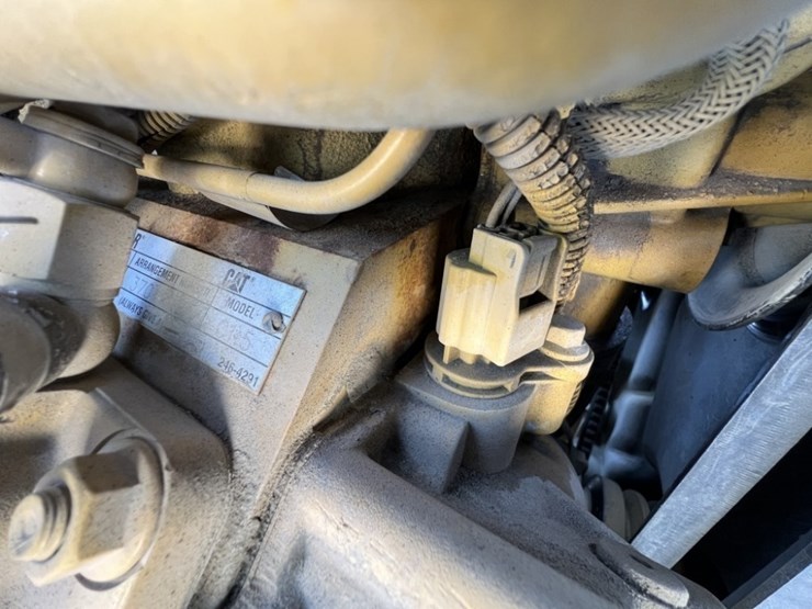 caterpillar-cb24b-image-13