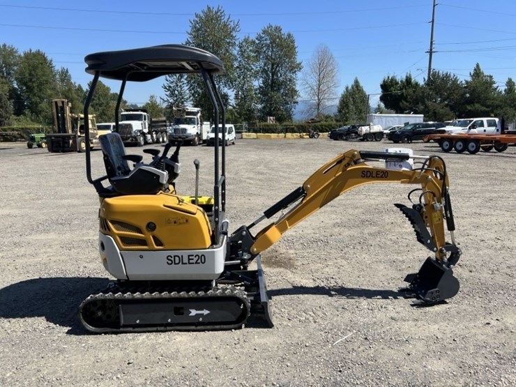 2025-sdlanch-sdle20-mini-hydraulic-excavator-image-3