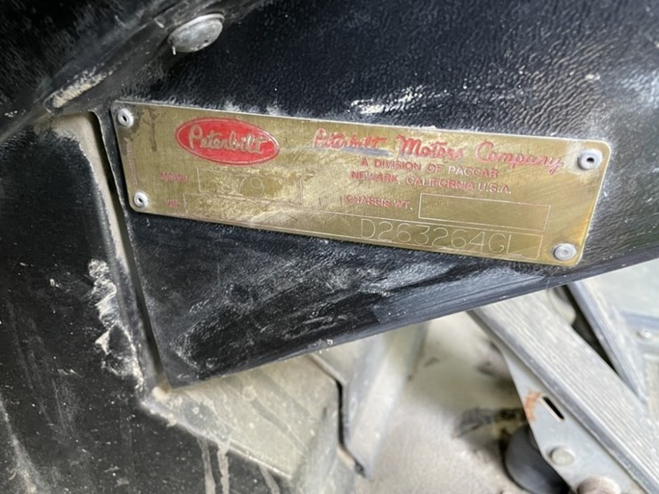 1988-peterbilt-379-image-39