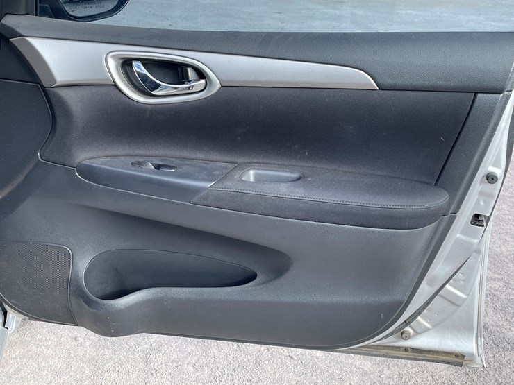 #4-•-2013-nissan-sentra-(has-nm-title)-image-53