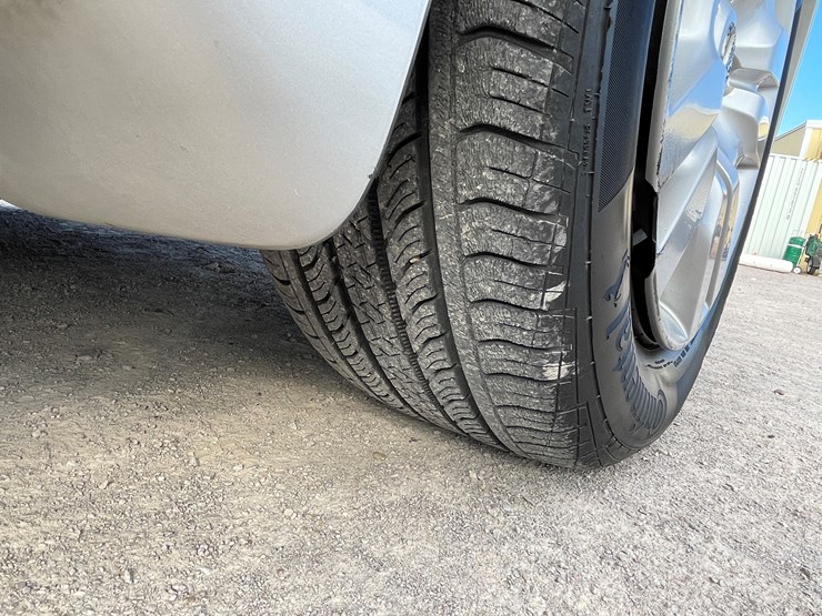 #4-•-2013-nissan-sentra-(has-nm-title)-image-14