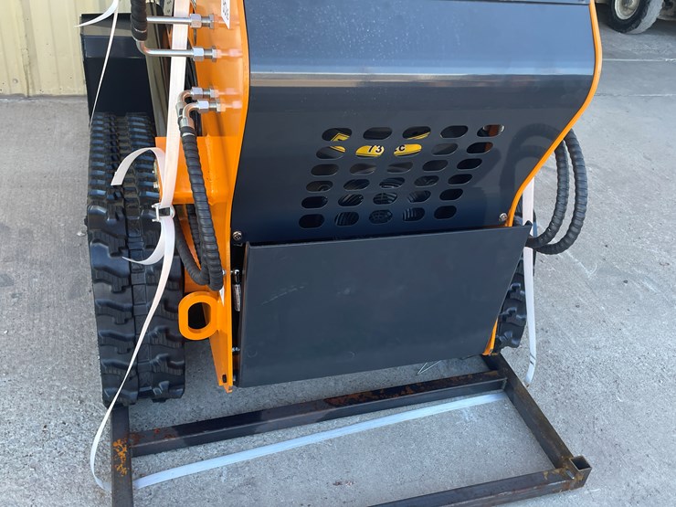 #226-•-mini-skid-steer-loader-image-14