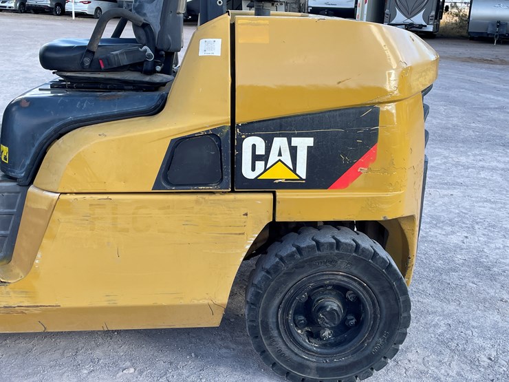 #15-•-2015-cat-forklift-image-19