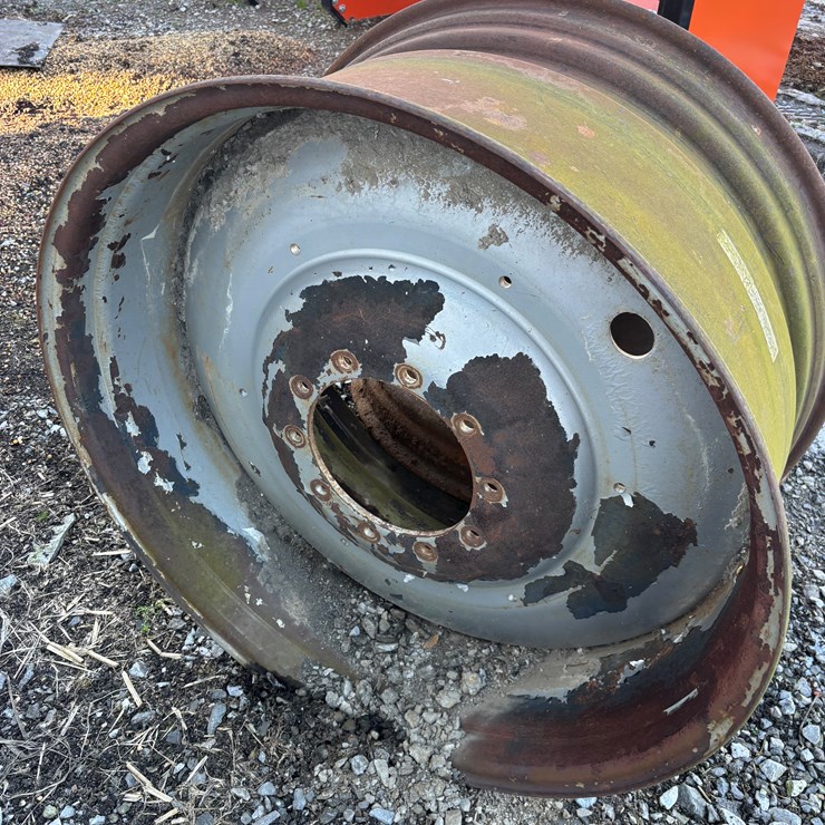 #1580 • Steiger 710/42 rims