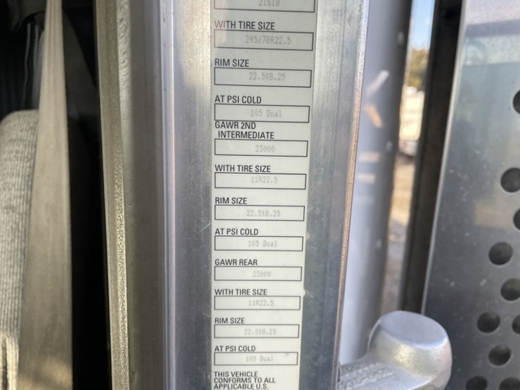 2010-kenworth-t800-image-57