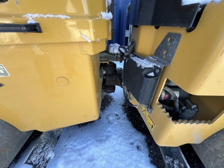 caterpillar-cb24b-image-9