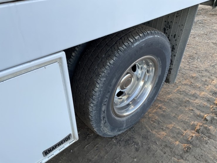 2022-ford-f350-xl-image-13