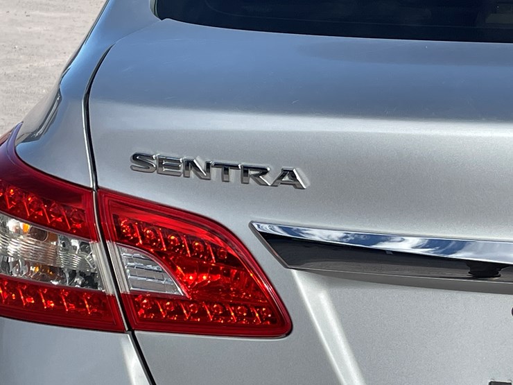 #4-•-2013-nissan-sentra-(has-nm-title)-image-40