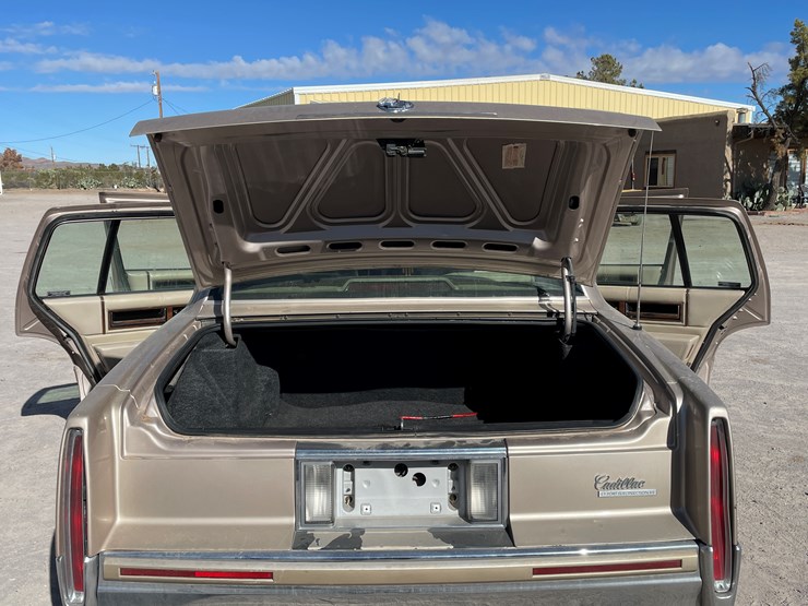 #7-•-cadillac-deville-(nm-title-in-delay)-image-57