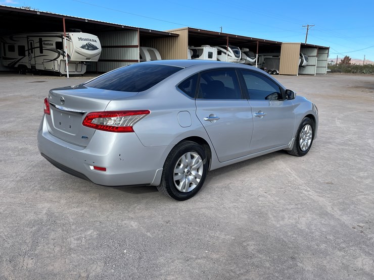 #4-•-2013-nissan-sentra-(has-nm-title)-image-5