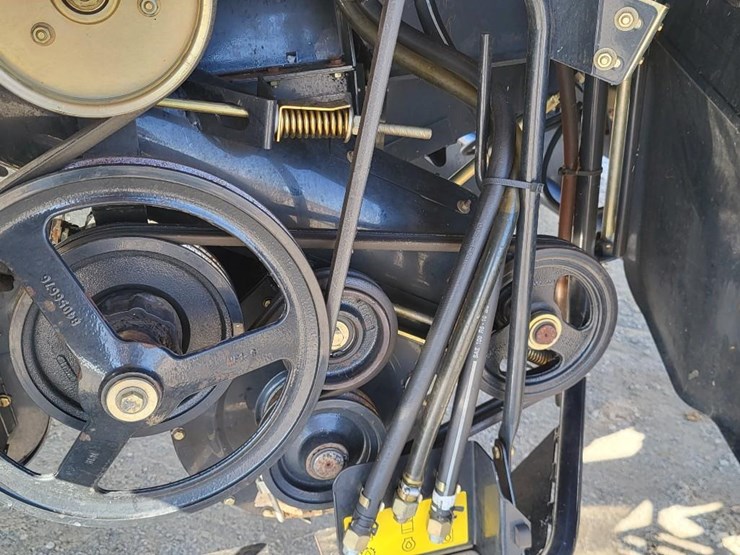 new-holland-cr9040-image-21