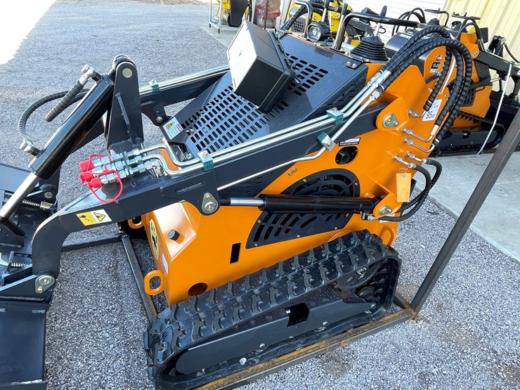 #225-•-mini-skid-steer-loader-image-6