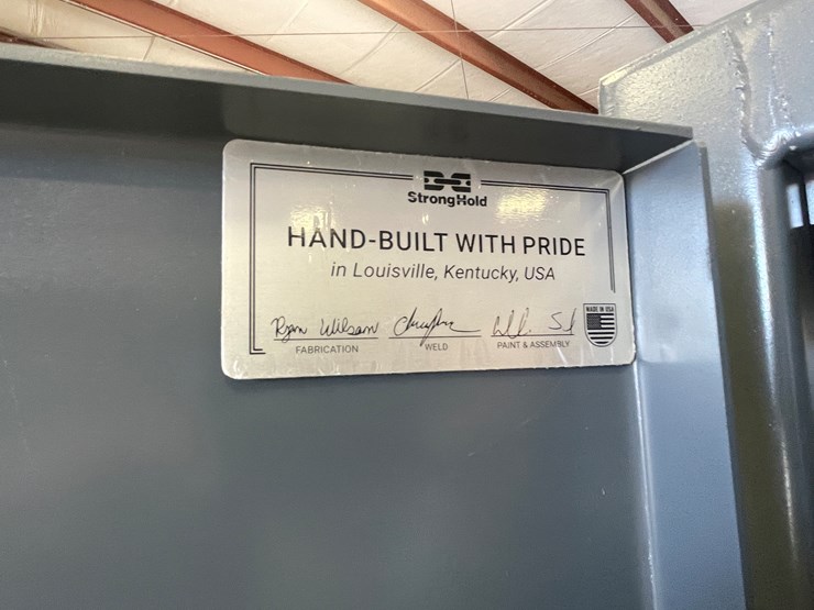 #270-•-stronghold-industrial-metal-cabinet-image-12