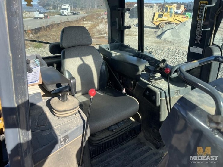 2012-deere-850k-wlt-image-35