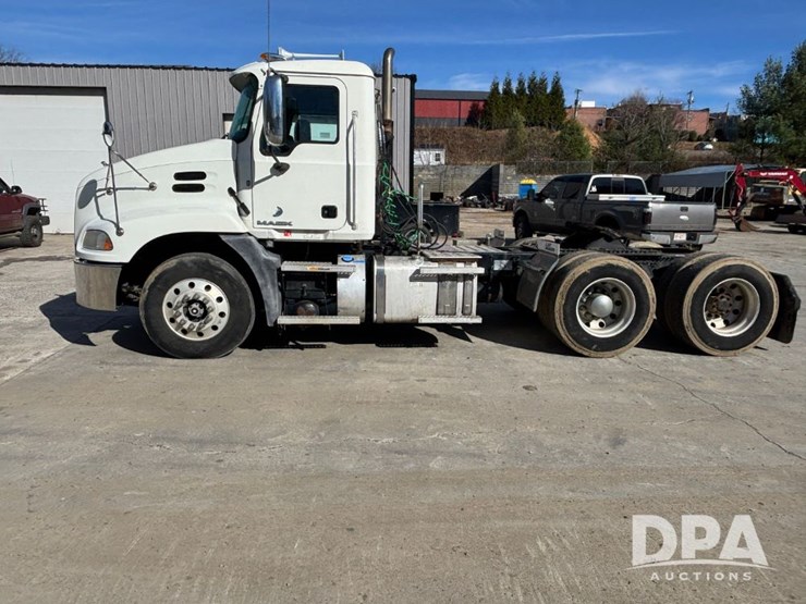 2018-mack-cxu613-truck-(gp12152)-image-15