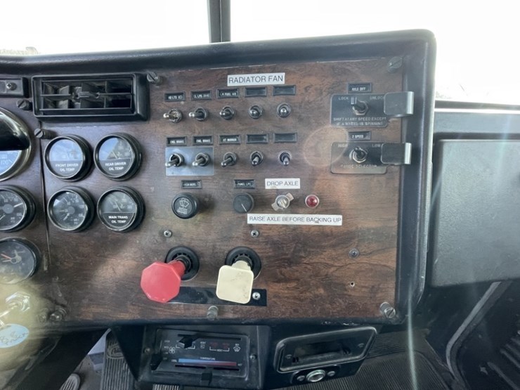 1988-peterbilt-379-image-29