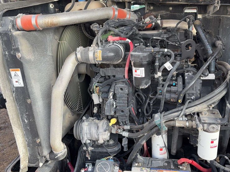 2015-jlg-g10-55a-image-30