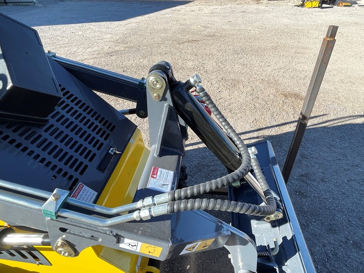 #224-•-mini-skid-steer-loader-image-5