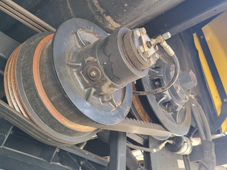 new-holland-cr9040-image-83