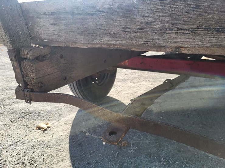 hay-wagon-w/running-gear-image-17