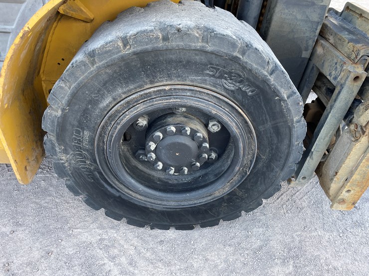 #15-•-2015-cat-forklift-image-13