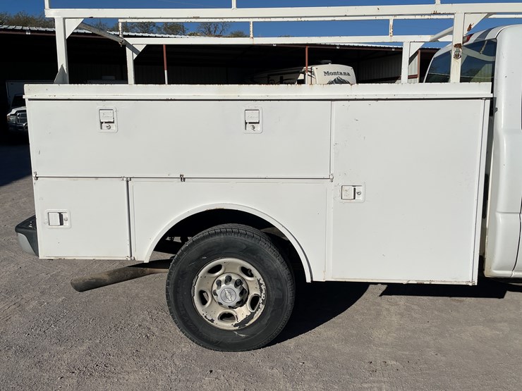 2007-chevrolet-silverado-2500-image-35