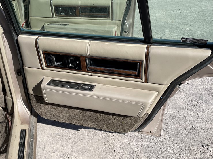 #7-•-cadillac-deville-(nm-title-in-delay)-image-53