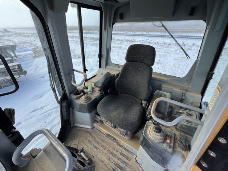 caterpillar-d3g-xl-image-13