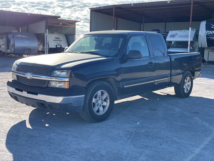#5-•-2003-chevy-silverado-truck-(has-az-title)-image-1