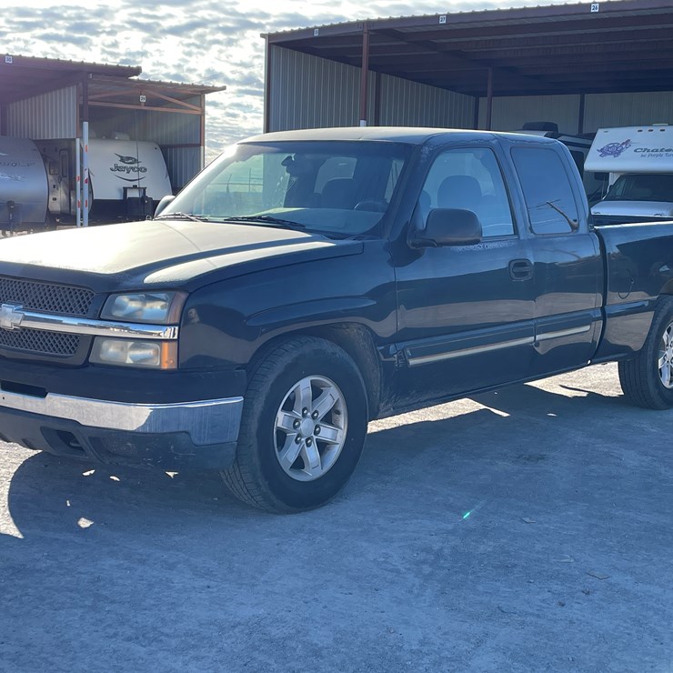#5 • 2003 Chevy Silverado Truck (Has AZ Title)