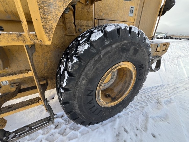 john-deere-624-image-12