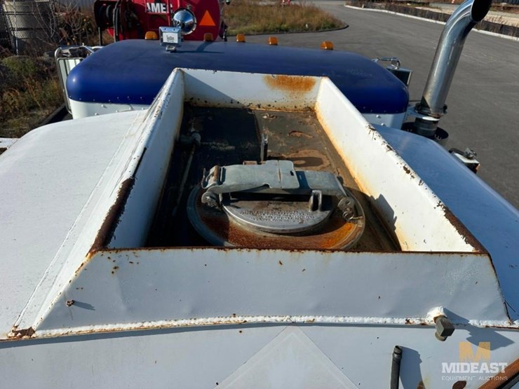 2004-peterbilt-pb335-fuel/lube-truck-xx65317-image-16