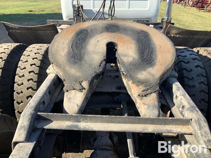 1974-mack-r686st-image-16