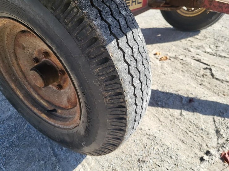 hay-wagon-w/running-gear-image-27