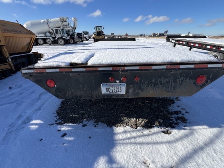 titan-trailer-image-6