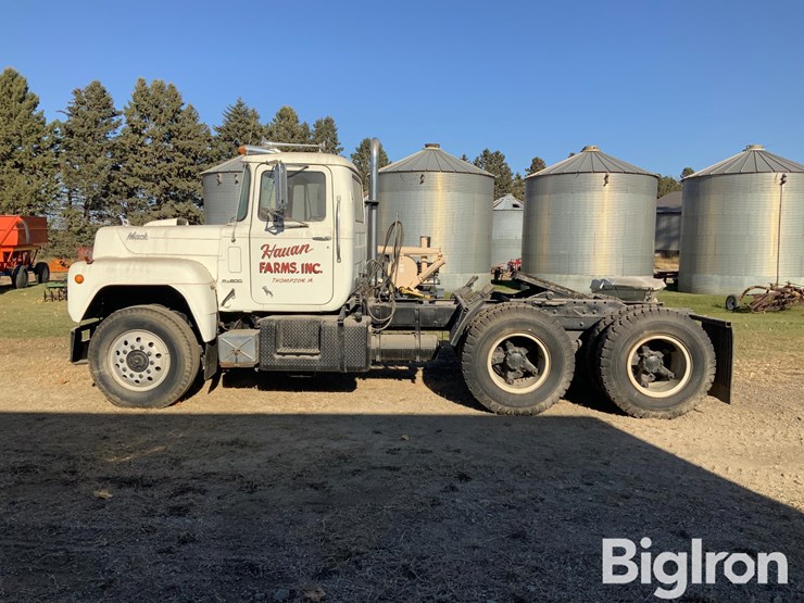 1974-mack-r686st-image-8