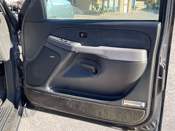 #5-•-2003-chevy-silverado-truck-(has-az-title)-image-52