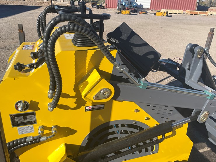 #224-•-mini-skid-steer-loader-image-11