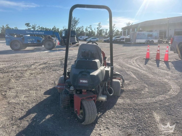 2014-toro-greensmaster-3150-image-3
