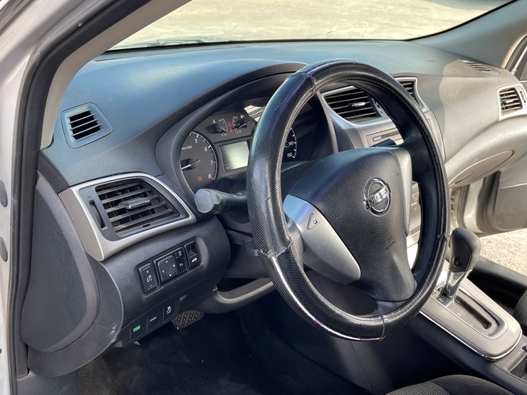 #4-•-2013-nissan-sentra-(has-nm-title)-image-67