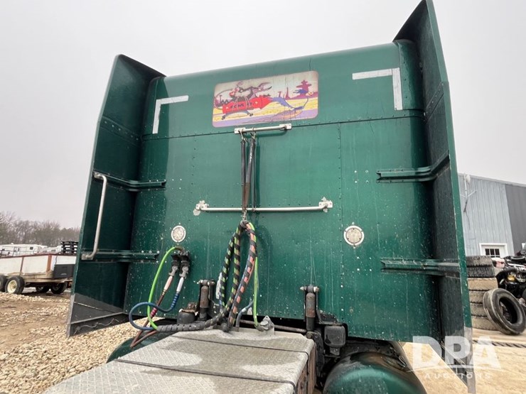 1999-peterbilt-379-image-28