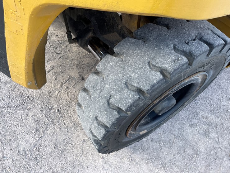 #15-•-2015-cat-forklift-image-16