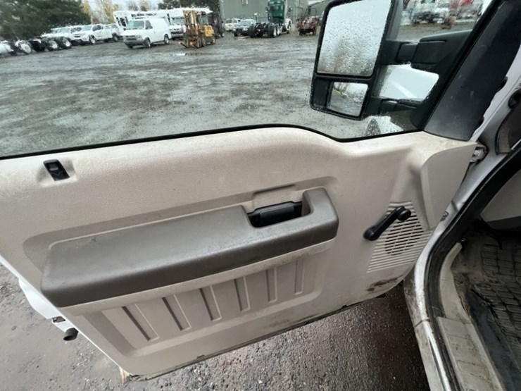 2008-ford-f250-xl-image-25