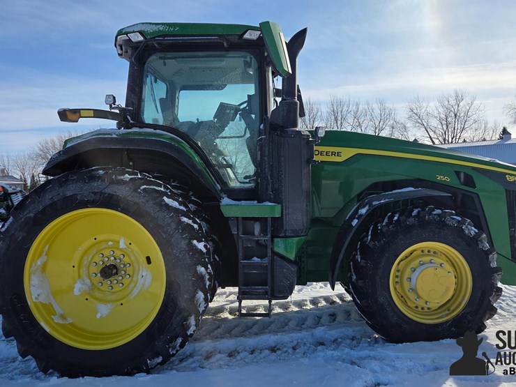 john-deere-8r-250-image-4