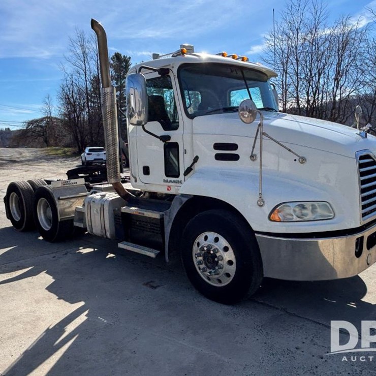 2018 Mack CXU613 Truck (GP12152)