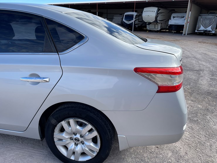 #4-•-2013-nissan-sentra-(has-nm-title)-image-45