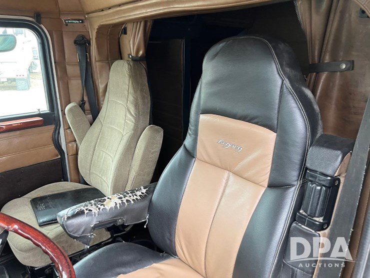 1999-peterbilt-379-image-45