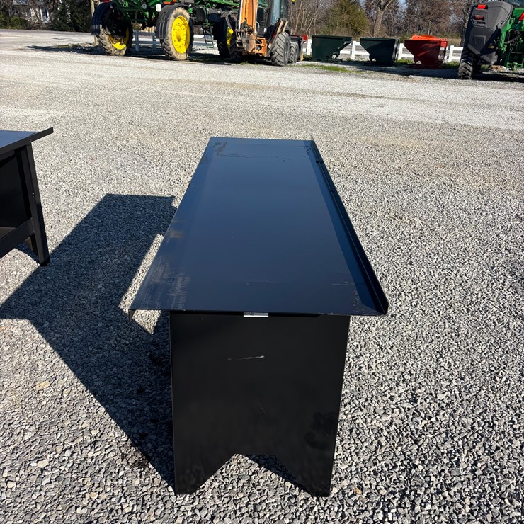 #1573 • Work bench